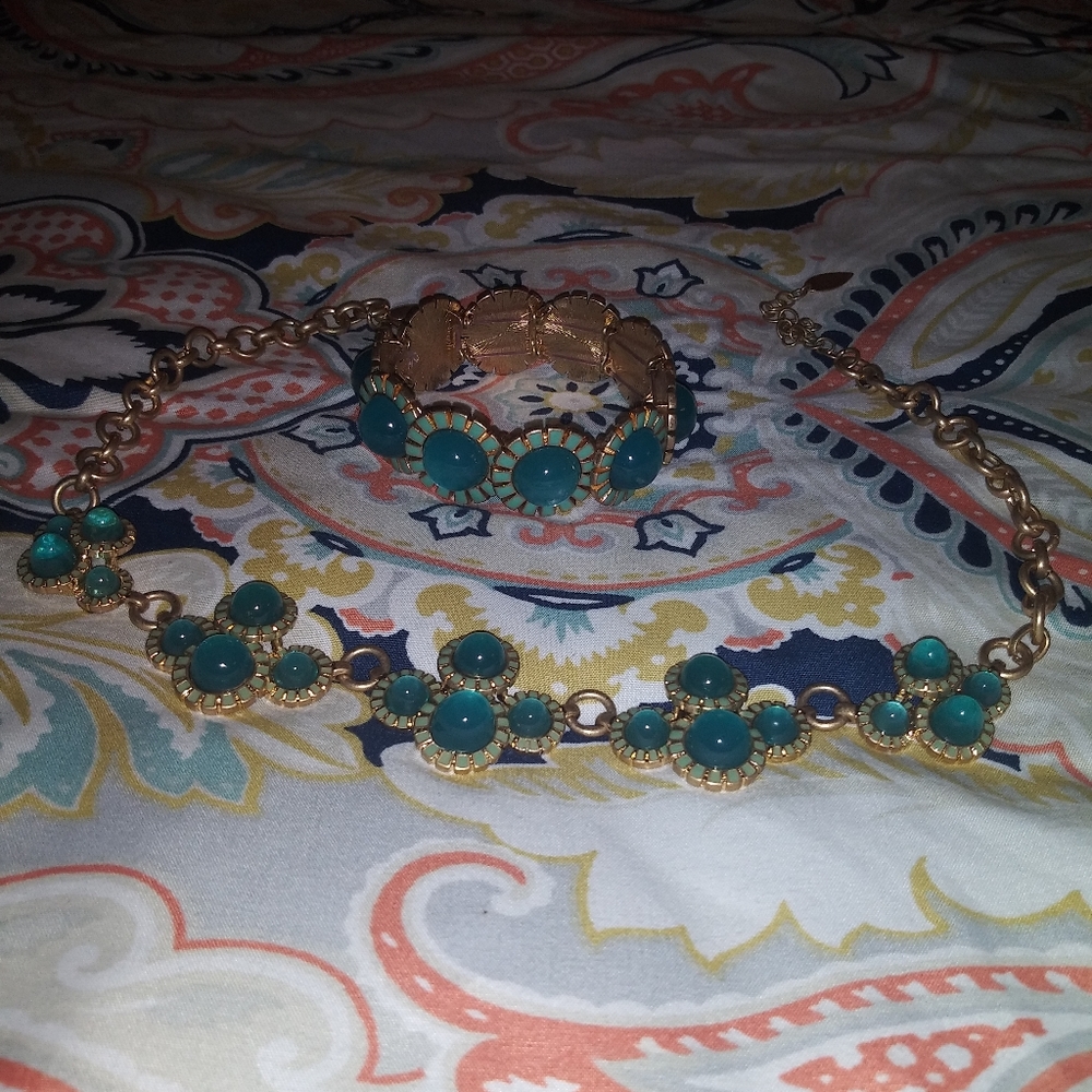 This is a gorgeous mint and gold Coldwater creek